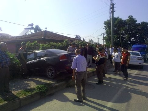 Trafik Kazası 1'i Bebek 3 Yaralı 