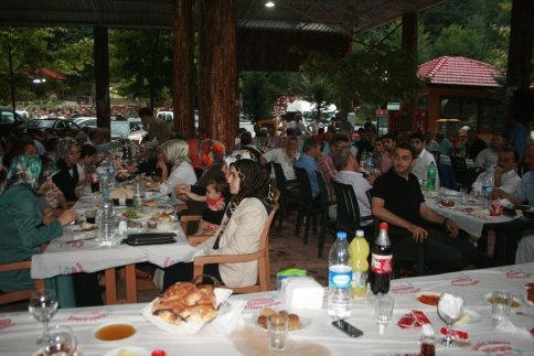 Ak Kadrolar Secim Destek Yemeğinde Buluştular