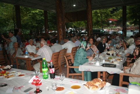 Ak Kadrolar Secim Destek Yemeğinde Buluştular