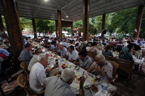 Ak Kadrolar Secim Destek Yemeğinde Buluştular
