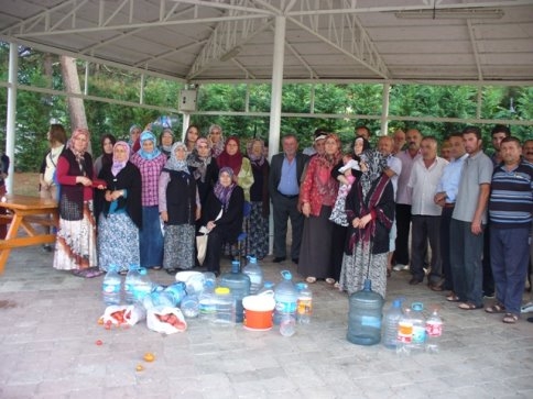 Topçusırtı Mahesi İsyan Bayraklarını Çekti