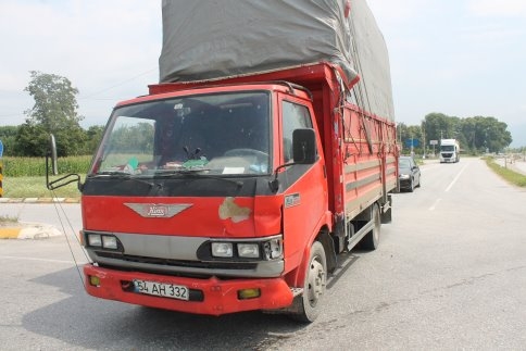 Maddi Hasarlı Kazada 1 Kişi Hafif Yaralandı