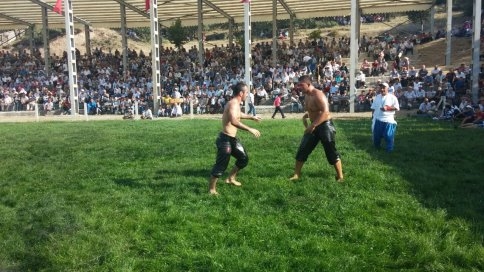 Akyazı Belediyesi güreş takımı derece ile döndü