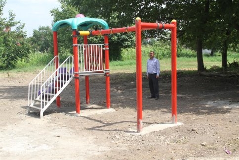 ÇOCUKLAR GÜLSÜN AKYAZI BÜYÜSÜN