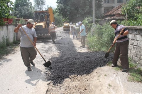 FATİH MAHALLESİ'NDE ASFALT YAMA ÇALIŞMALARI BAŞLADI