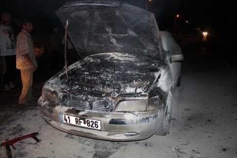 Yanan Aracın İmdadına İtfaiye Yetişti