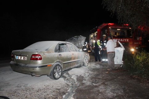 Yanan Aracın İmdadına İtfaiye Yetişti