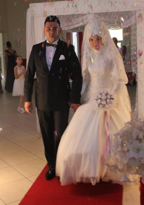 GAZETECİ ALİ ŞANLI KIZINI EVLENDİRDİ