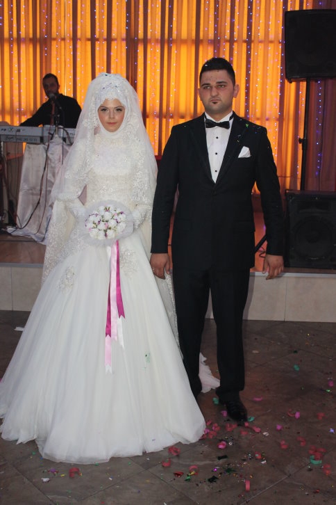 GAZETECİ ALİ ŞANLI KIZINI EVLENDİRDİ