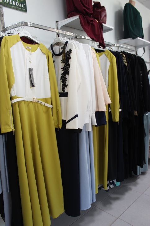 Akyazı'da Tesettür Giyimin Kalbi DAMEN'de Atıyor