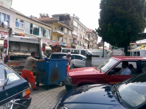 Gelişi Güzel Parklardan Çöpçülerde Şikayetçi