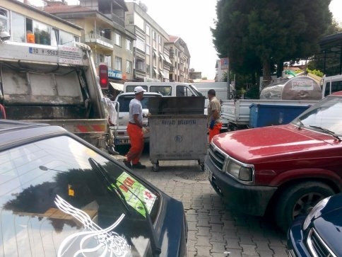 Gelişi Güzel Parklardan Çöpçülerde Şikayetçi