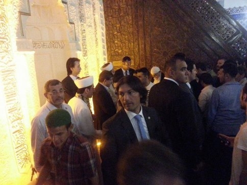 Davutoğlu Hacı Bayram'da Yıldırım'la Birlikte Namaz Kılarak Dua Etti