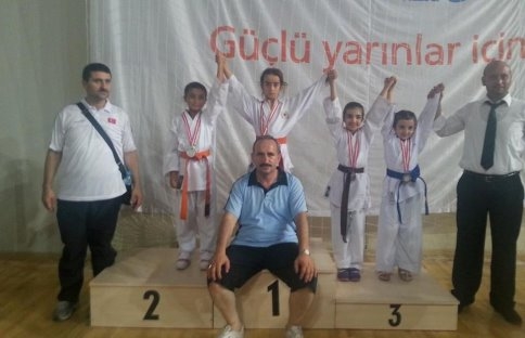 Karateciler Boş Durmuyor