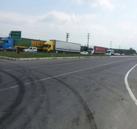 LPG Yüklü Tanker Yolun Ortasına Devrildi Faciadan Dönüldü