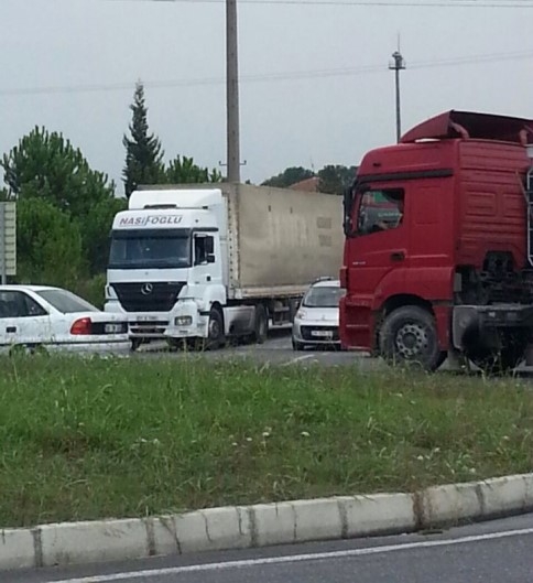 LPG Yüklü Tanker Yolun Ortasına Devrildi Faciadan Dönüldü