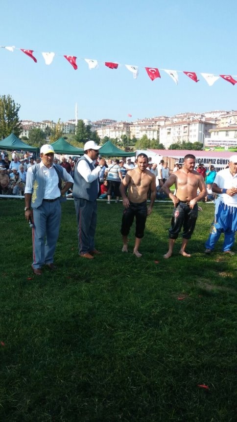 Düzce'de Akyazı Belediyesi Güreşçileri Derece Aldı