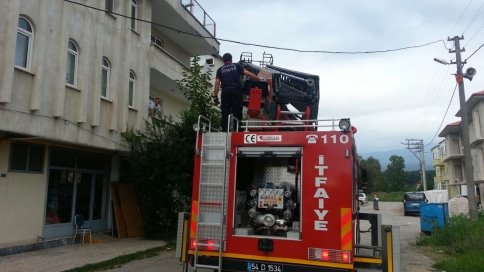 Hem Parasını Çaldı Hem De Eve Kilitledi