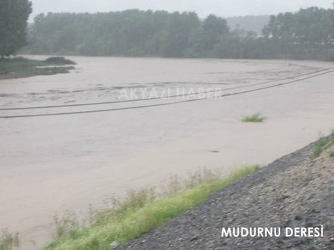 Derenin İçine Çadır Kurdular