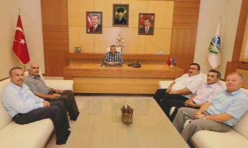 Akyazı Muhtarlar Derneği Zeki Toçoğlu’na Ziyarette Bulundu