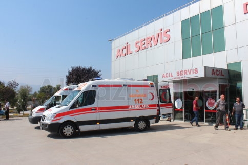 TEM otoyolunda yolcu otobüsü devrildi 37 yaralı!