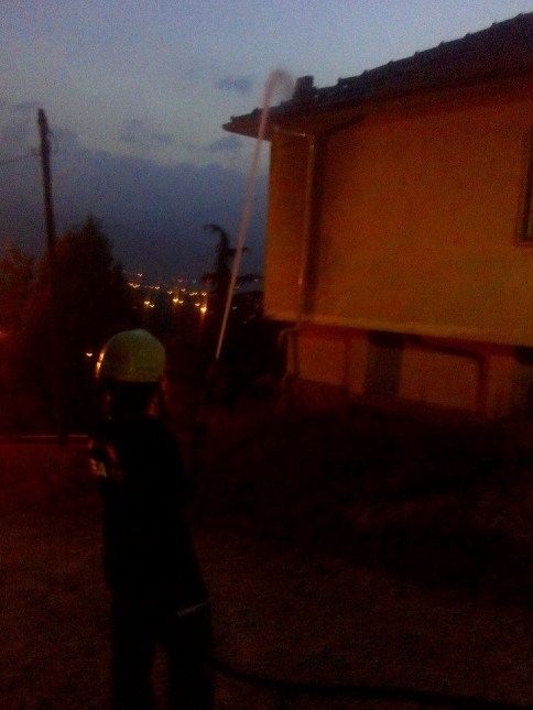Kuzuluk Orta Mahede Ev Yangını