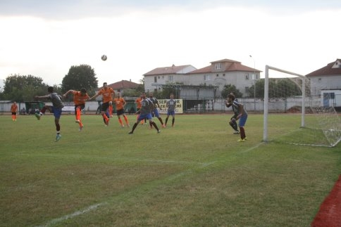 Taşburun Spor Sahaya İndi