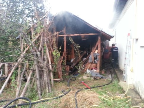 Barakada Çıkan Yangın Korkuttu