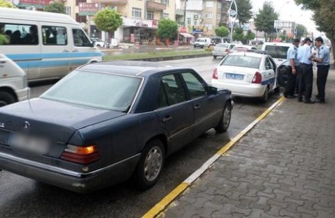 Ayrıldığı nişanlısını kaçırmak istedi