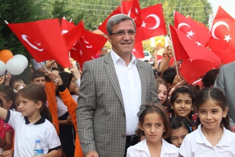 BİR ÖĞRENCİ'DE SEN OKUT KAMPANYASI