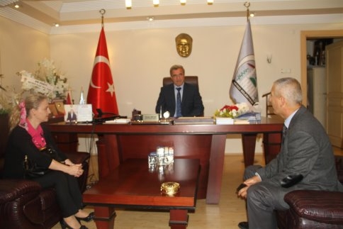 Paris İlköğretim Okulu Öğrencilerinden Başkan Akcan'a Ziyaret