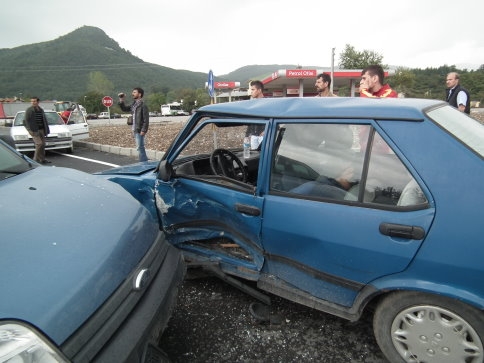 Kuzuluk Kavşağında İkinci Kaza !