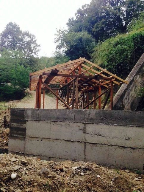 Sel'de Zarar Gören Tarihi Değirmeni Kendi İmkanlarıyla Onarıyor