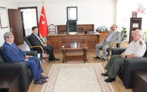 Vali Avni Coş Akyazı’da İncelemelerde Bulundu