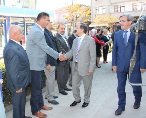 Vali Avni Coş Akyazı’da İncelemelerde Bulundu