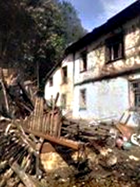 Evleri Kül Olan Aileye Hasan Akcan Sahip Çıktı 