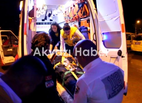 Servis Aracıyla Taksi Çarpıştı 7 Kişi Yaralandı