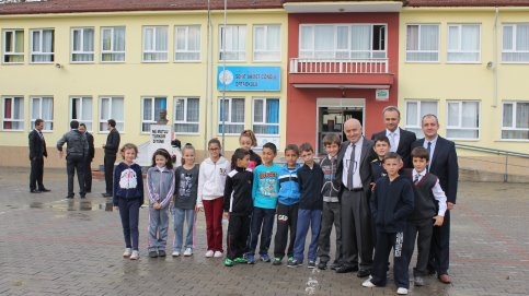 İlçe Müdürü Özdemir Okulları Ziyaret Etti