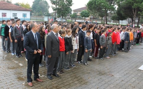 İlçe Müdürü Özdemir Okulları Ziyaret Etti