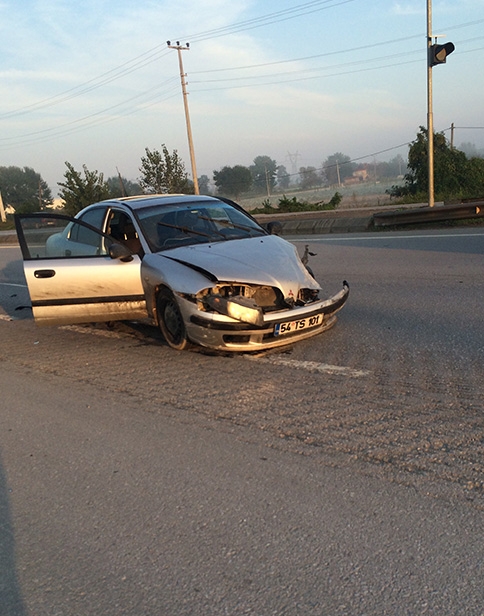Kaza Sonrası Araç İçerisinde Baygın Kaldı