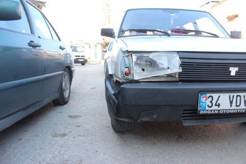 İki Araç Kaza Yaptı