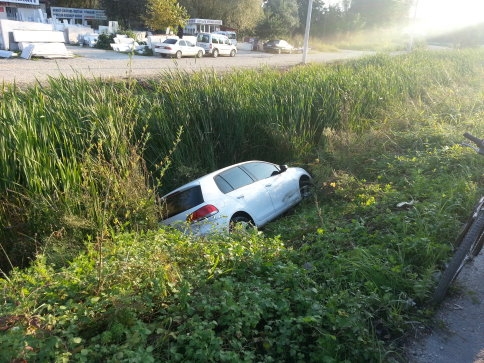 Kontrolü Kaybeden Araç Kanala Uçtu