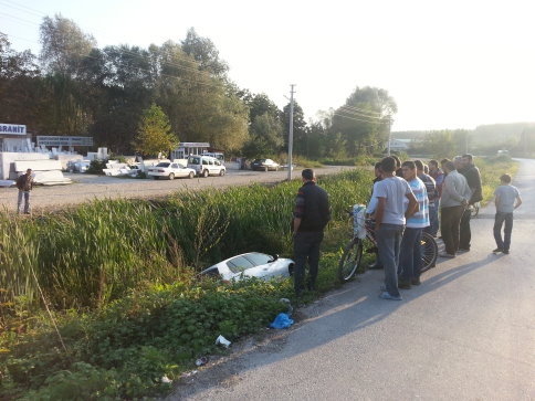 Kontrolü Kaybeden Araç Kanala Uçtu