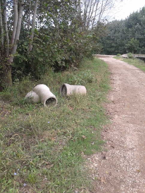 Dere Kenarları Künklerle Dolu
