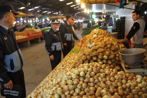 Başkan Akcan'dan Esnafa Bayram Kolaylığı