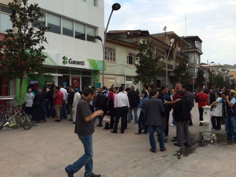 Bayram Öncesi ATM'de Para Bitti