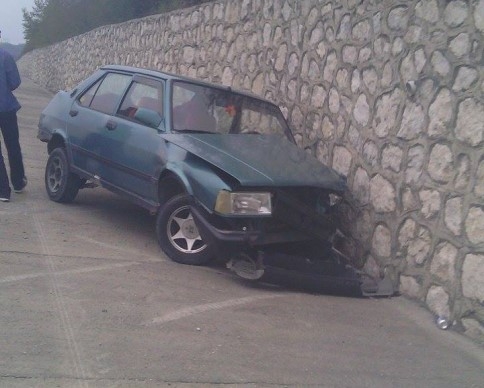 Akyazı İlçesi Dokurcun Samanpazarı Mahesinde trafik kazası meydana geldi.