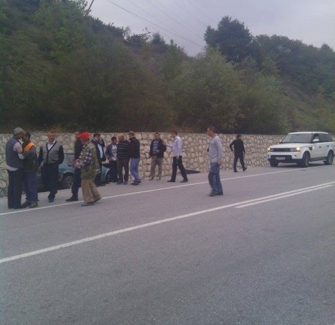 Akyazı İlçesi Dokurcun Samanpazarı Mahesinde trafik kazası meydana geldi.