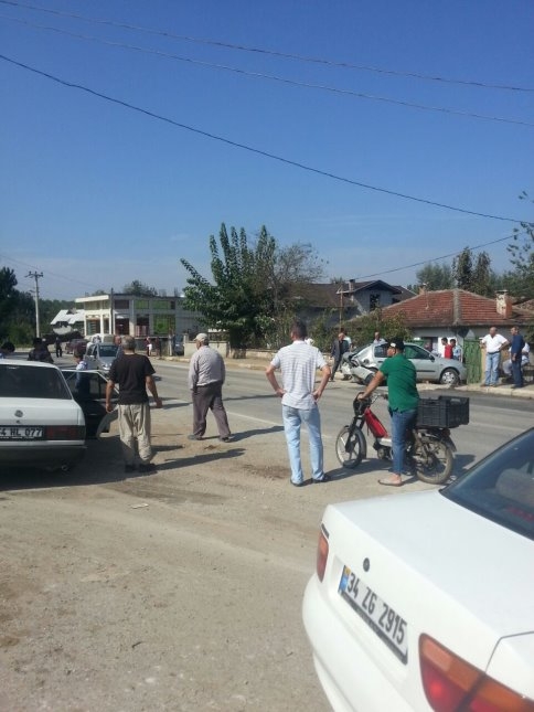 Duran araca Arkadan çarptı