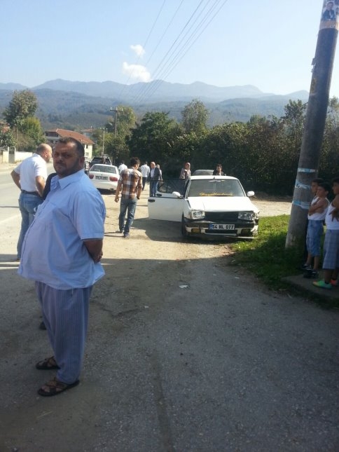 Duran araca Arkadan çarptı